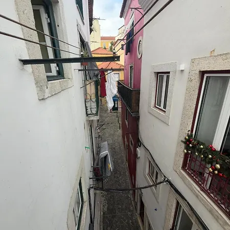 Alfama Downtown Corner דירה